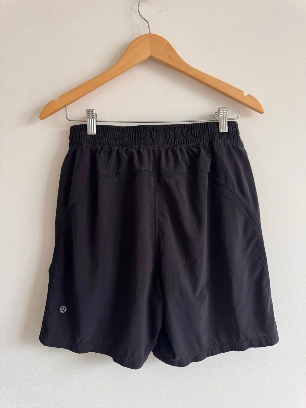 Lululemon | Men’s Pace Breaker Lined Shorts 7” in Black ~ Medium